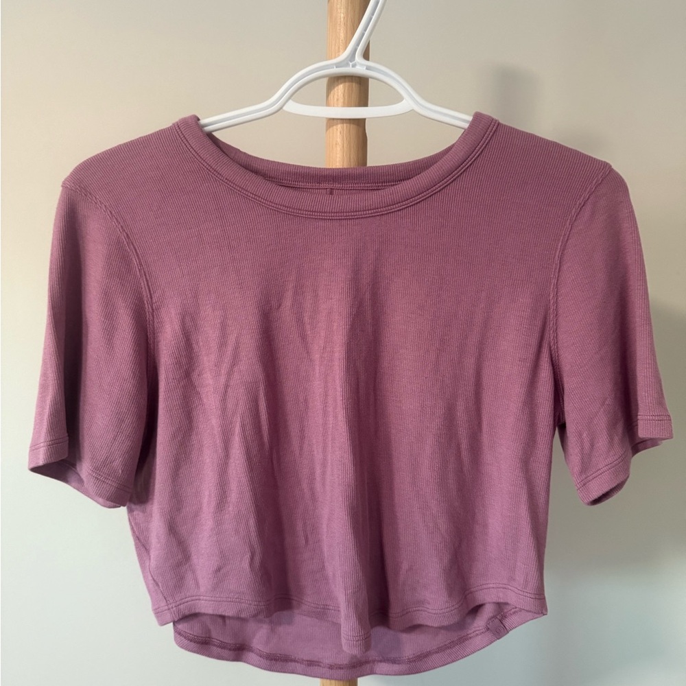 Women's Lululemon Mauve Crop Top